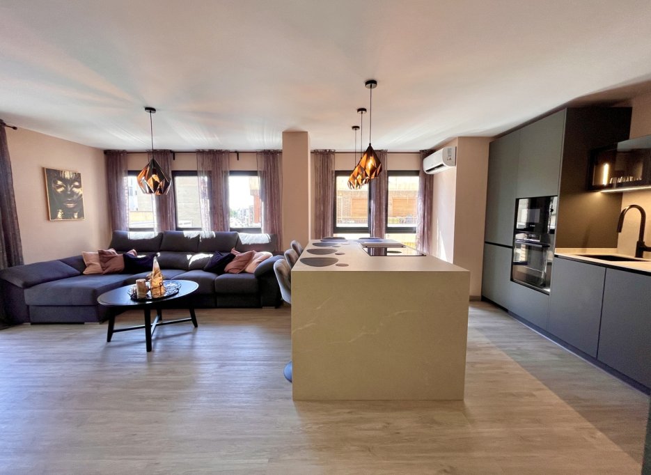 Herverkoop - Apartment - Almoradí