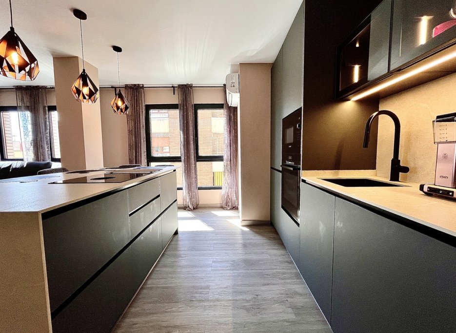 Herverkoop - Apartment - Almoradí