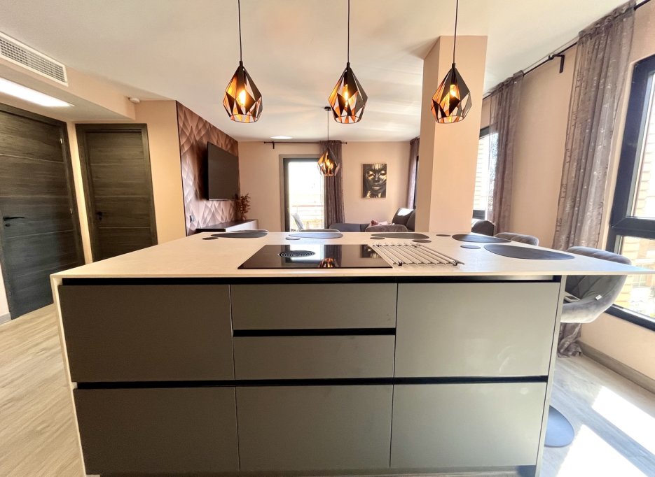 Herverkoop - Apartment - Almoradí