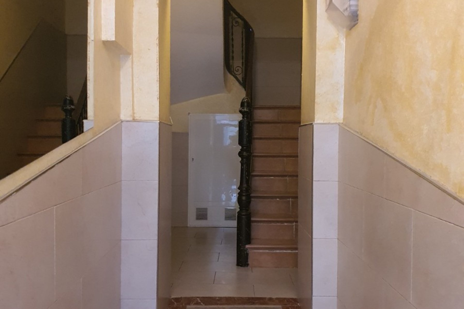 Herverkoop - Building - Alicante - Casco antiguo