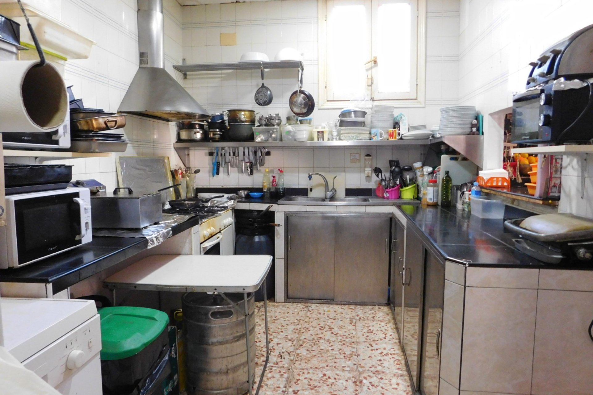 Herverkoop - Commercial Unit - San Miguel de Salinas