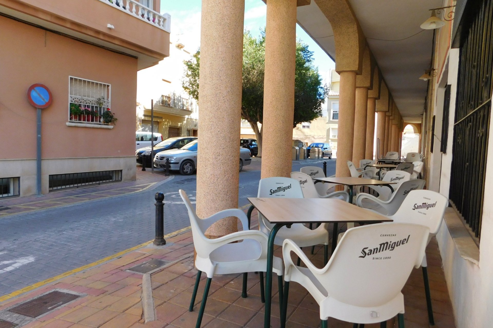 Herverkoop - Commercial Unit - San Miguel de Salinas
