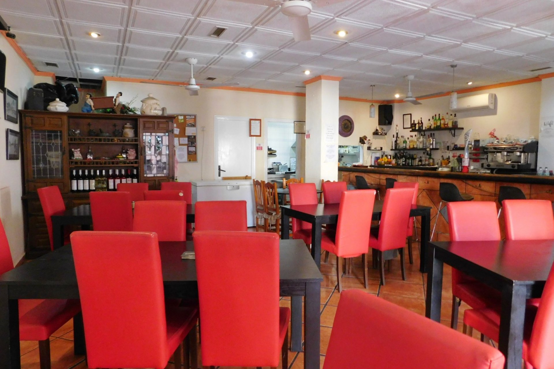 Herverkoop - Commercial Unit - San Miguel de Salinas