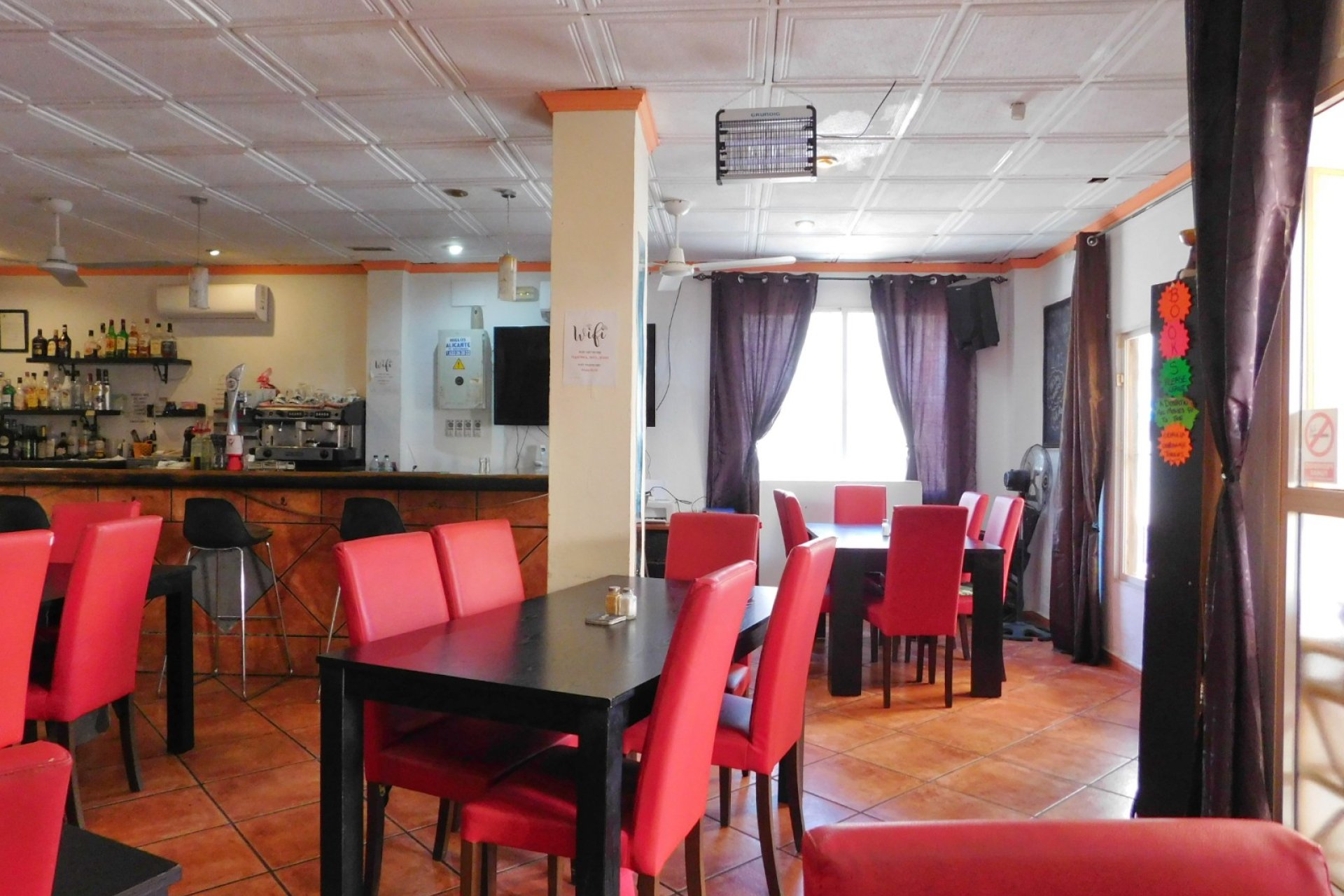 Herverkoop - Commercial Unit - San Miguel de Salinas