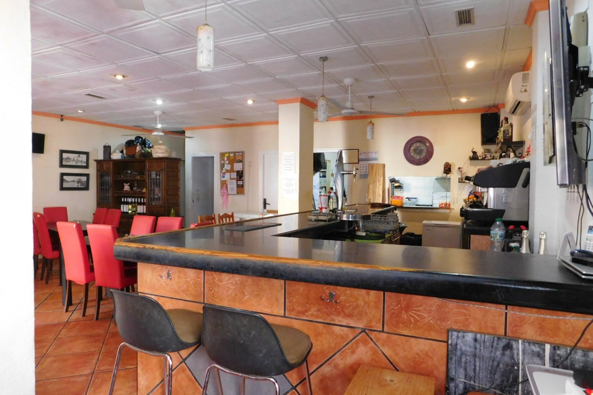 Herverkoop - Commercial Unit - San Miguel de Salinas