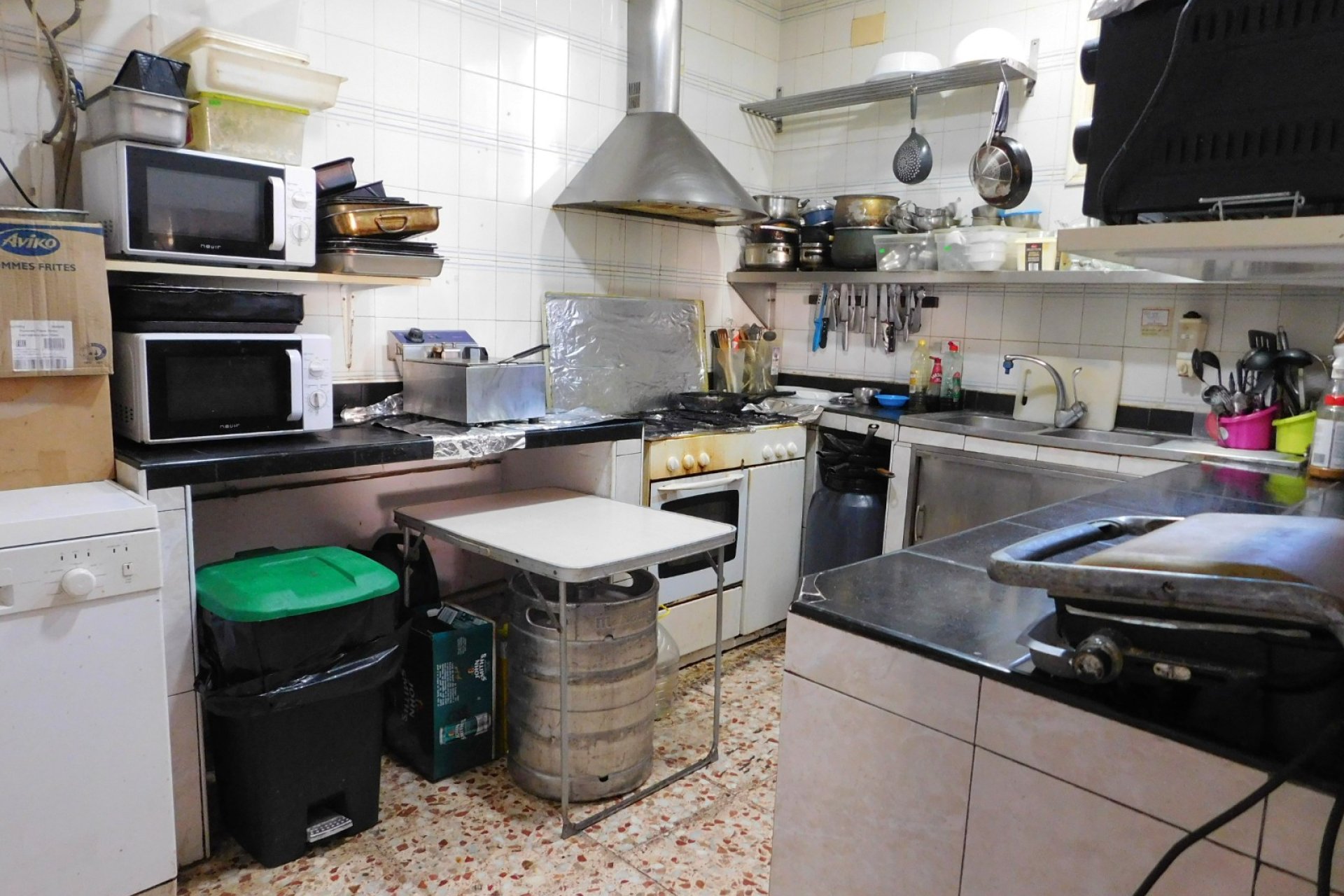 Herverkoop - Commercial Unit - San Miguel de Salinas