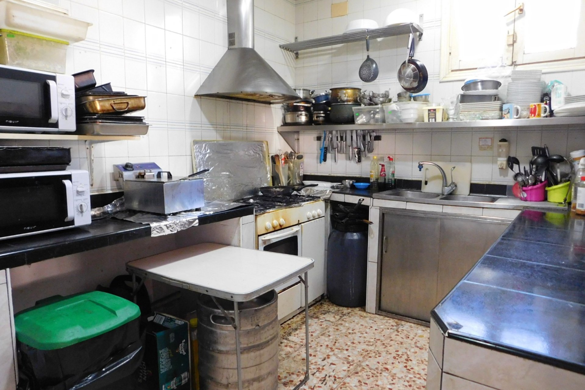 Herverkoop - Commercial Unit - San Miguel de Salinas