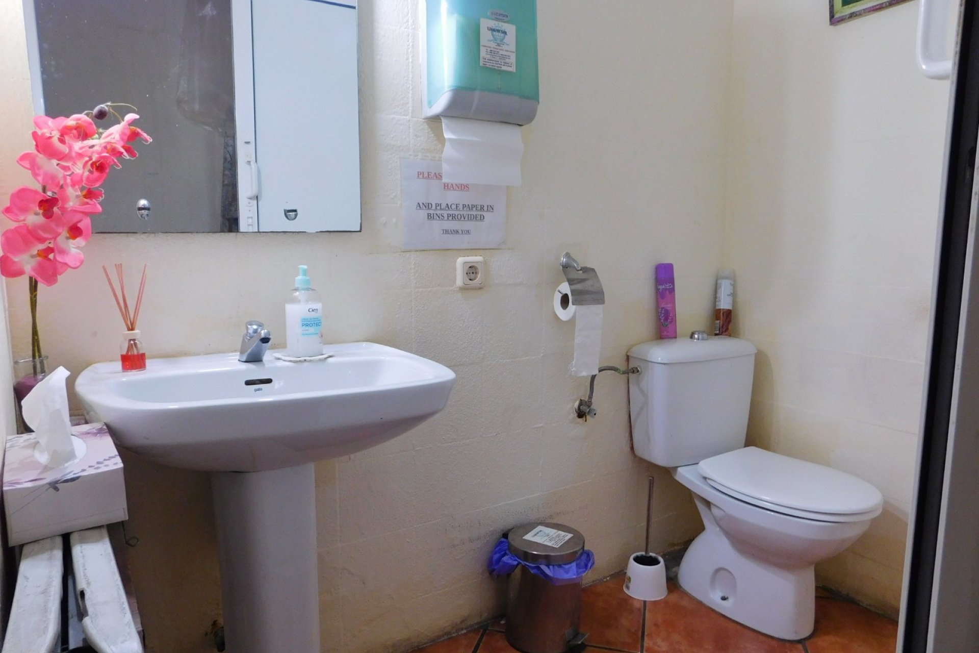 Herverkoop - Commercial Unit - San Miguel de Salinas