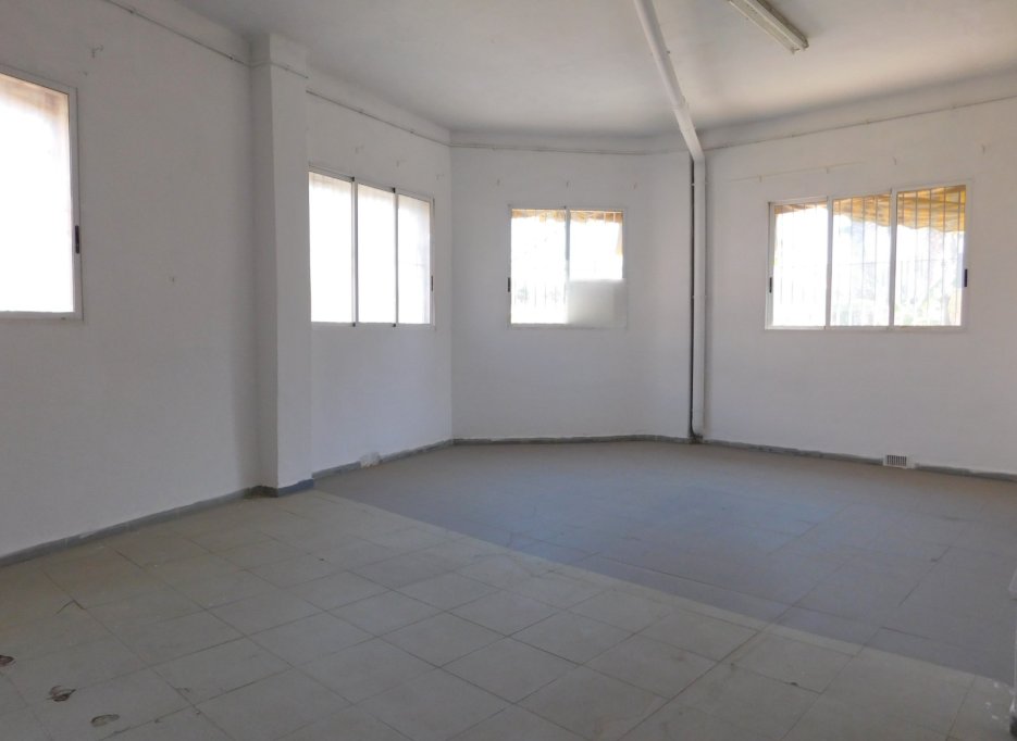 Herverkoop - Commercial Unit - San Miguel de Salinas