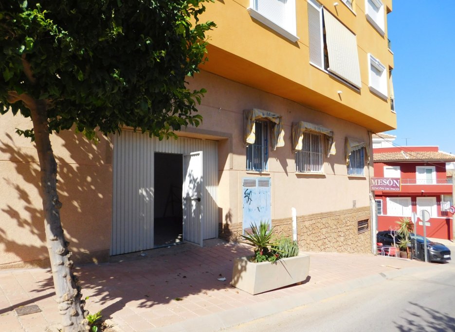 Herverkoop - Commercial Unit - San Miguel de Salinas