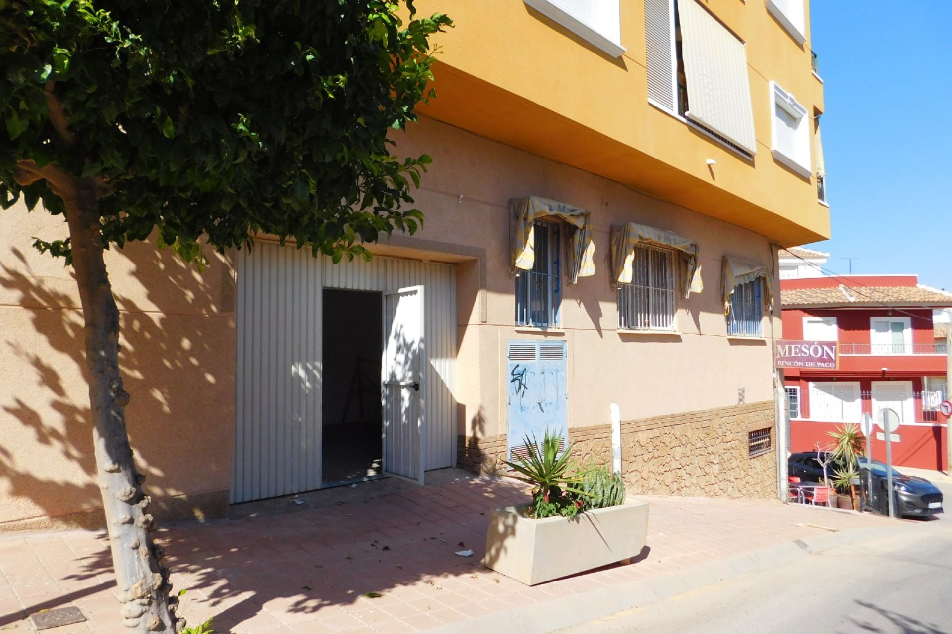 Herverkoop - Commercial Unit - San Miguel de Salinas