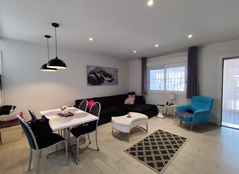 Herverkoop - Corner townhouse - Torrevieja