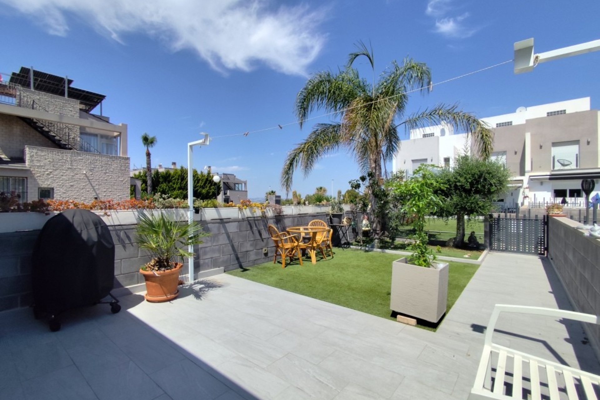 Herverkoop - Corner townhouse - Torrevieja