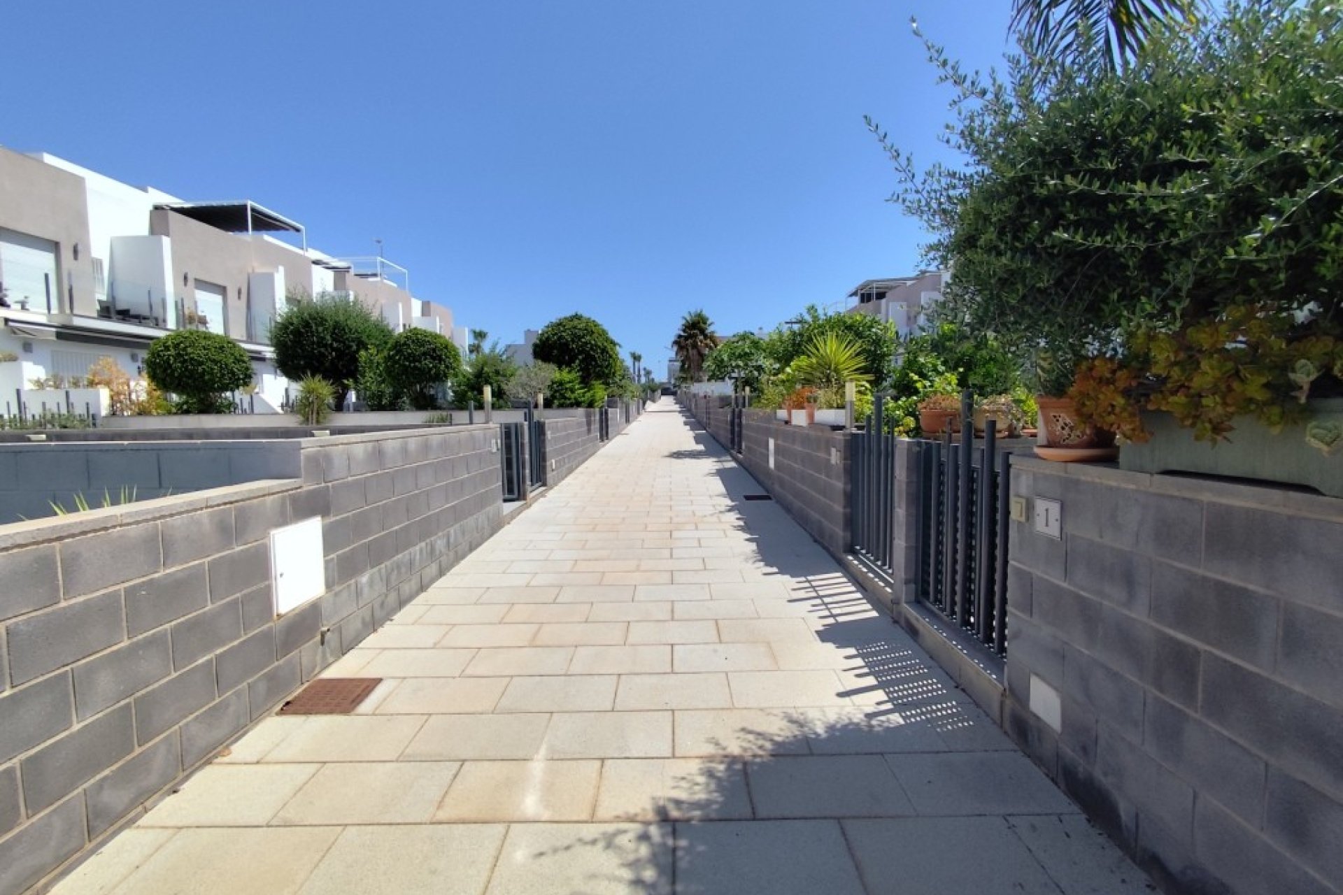 Herverkoop - Corner townhouse - Torrevieja