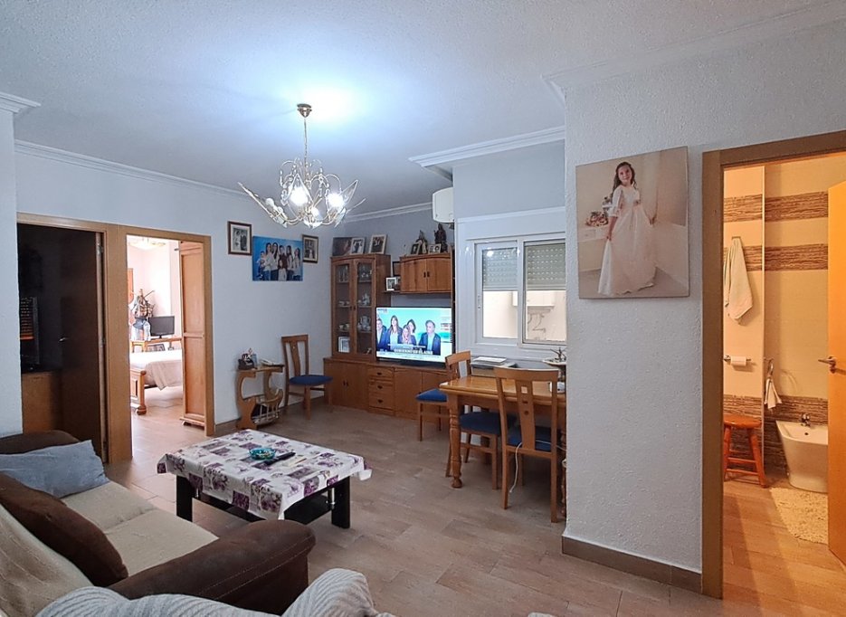 Herverkoop - Herenhuis - Benijofar