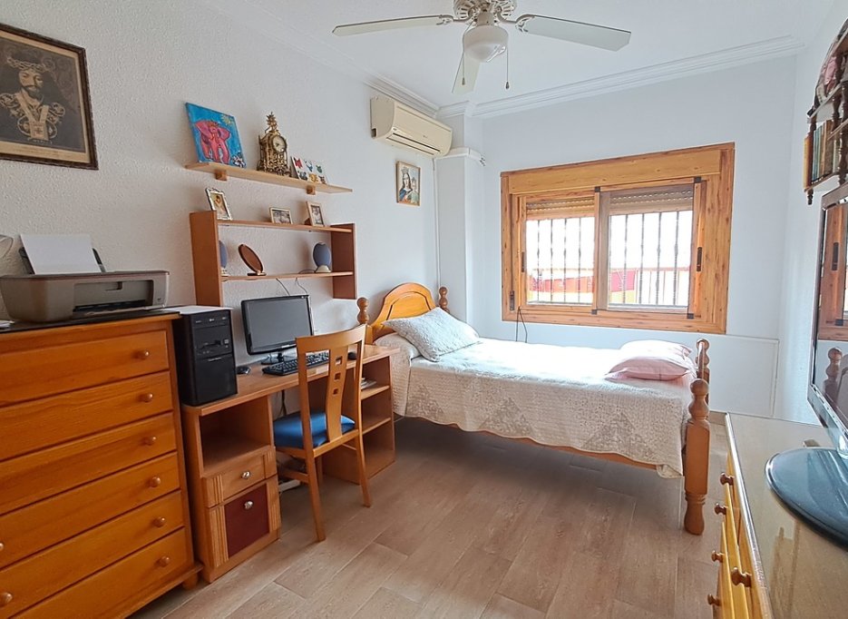 Herverkoop - Herenhuis - Benijofar