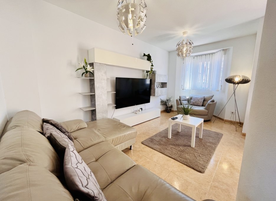 Herverkoop - Herenhuis - Cabo Roig