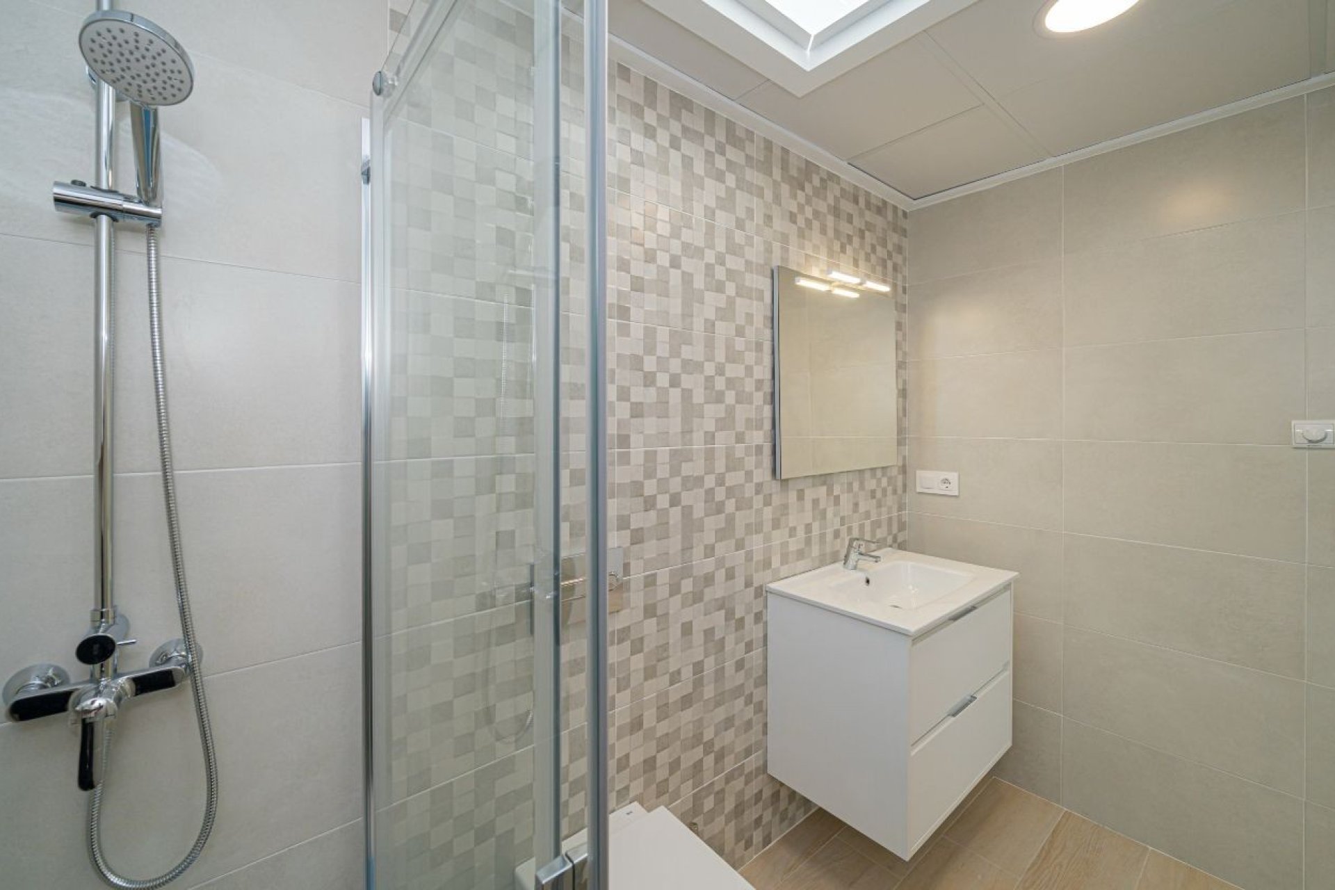 Herverkoop - House - Detached Villa - Avileses