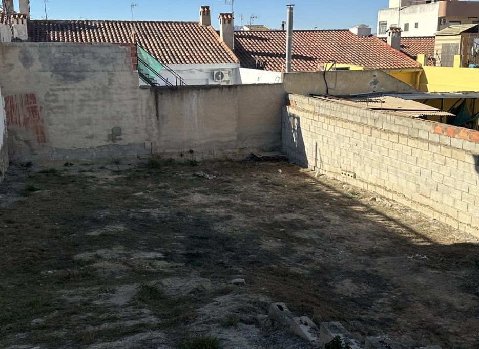 Herverkoop - Plot - Benijofar