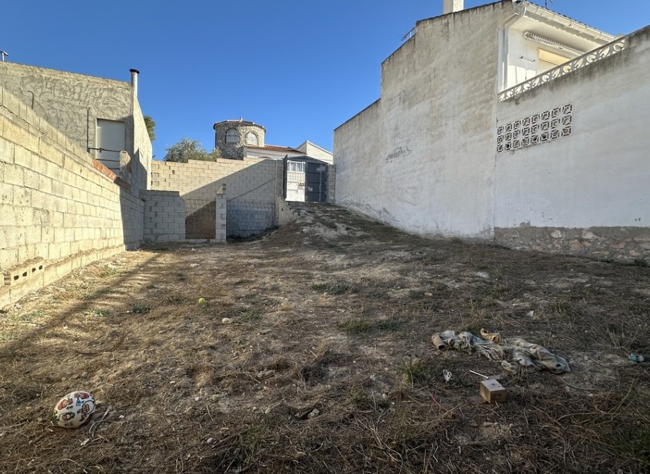 Herverkoop - Plot - Benijofar