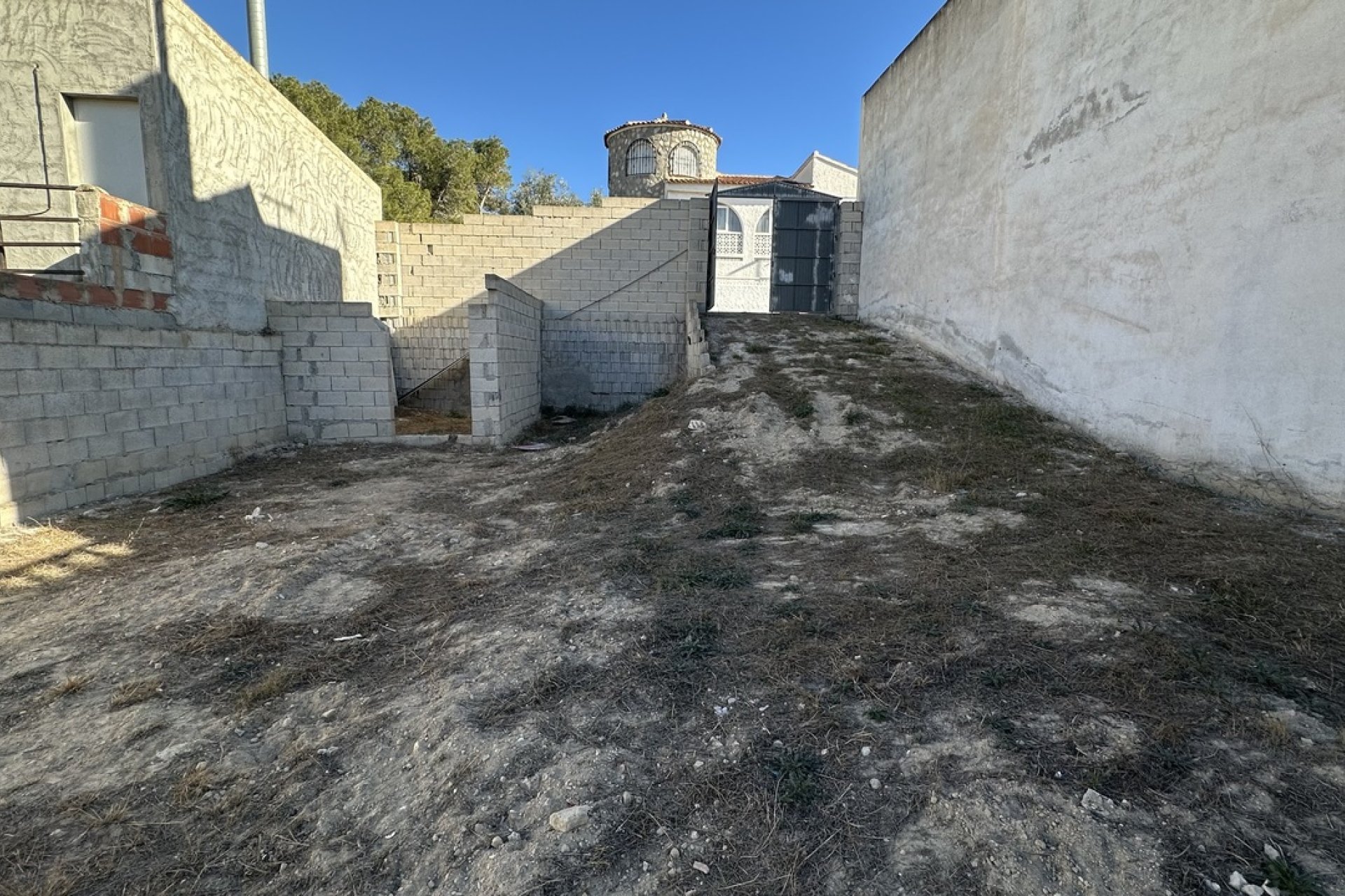 Herverkoop - Plot - Benijofar