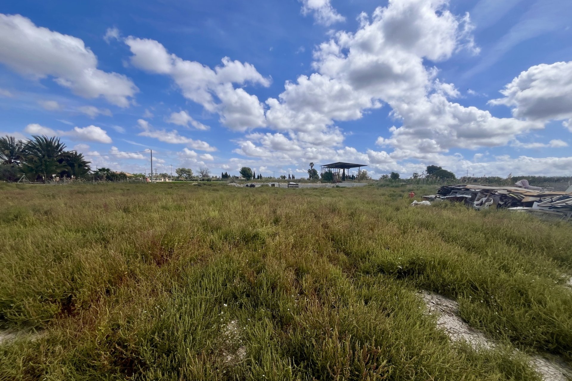 Herverkoop - Plot - Catral