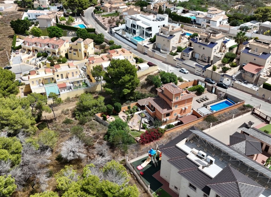 Herverkoop - Plot - Villamartín
