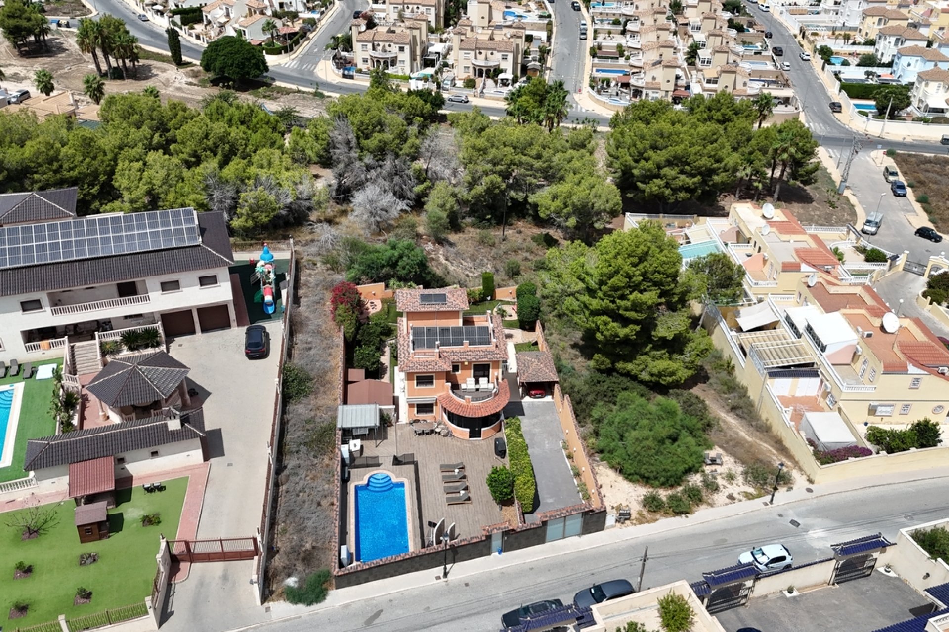 Herverkoop - Plot - Villamartín