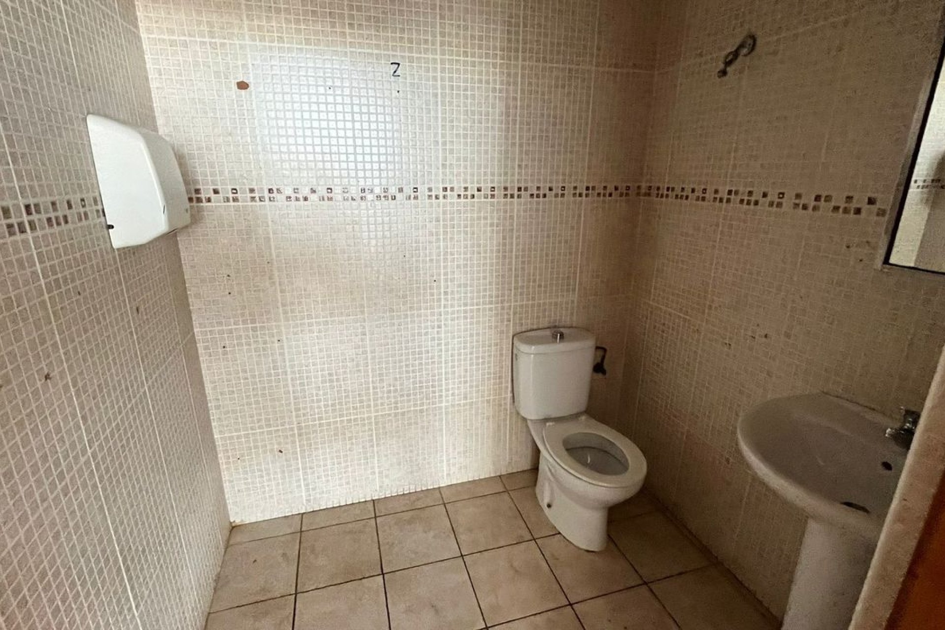 Herverkoop - Reclame - Quesada