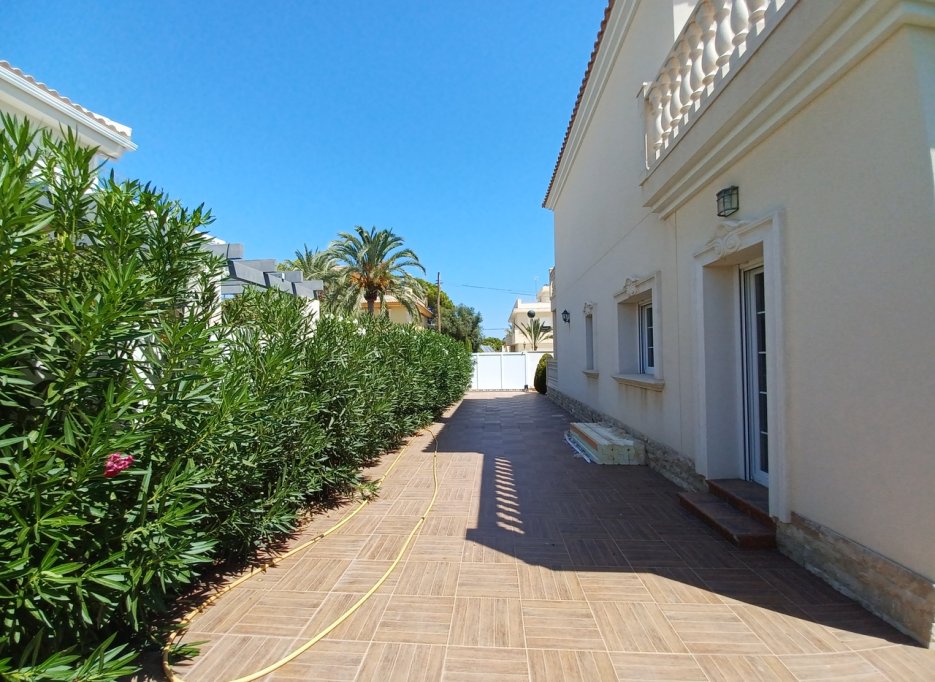 Herverkoop - Villa - Cabo Roig