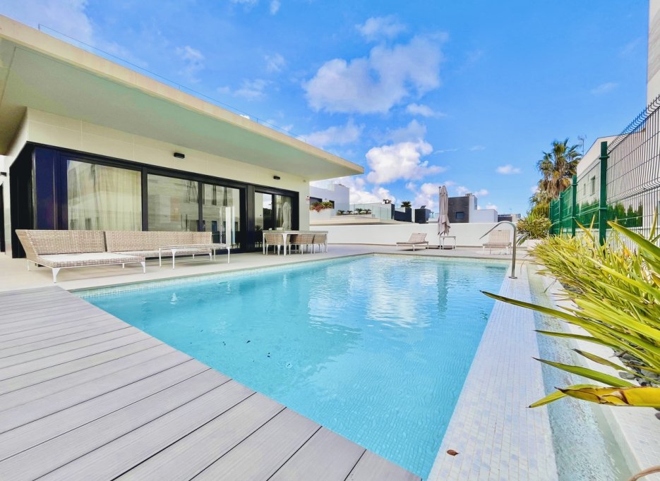 Herverkoop - Villa - Dehesa De Campoamor