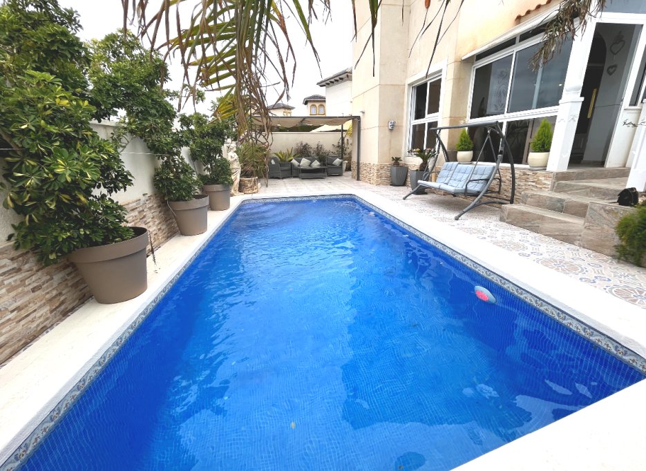 Herverkoop - Villa - Playa Flamenca