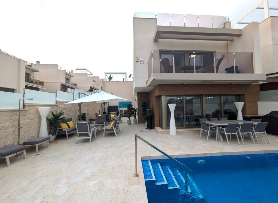 Herverkoop - Villa - Villamartín