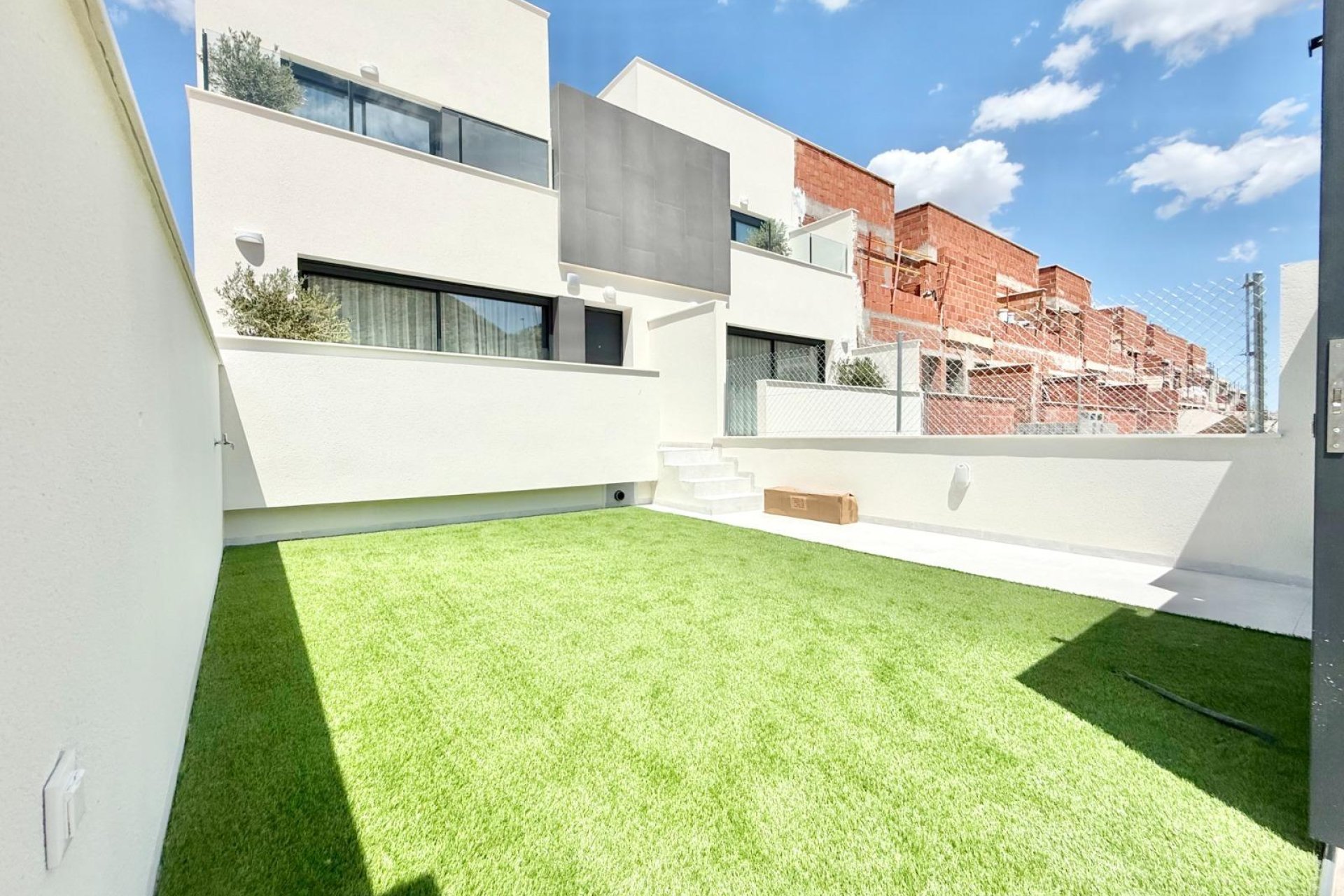 New Build - Townhouse - Cox - San Fernando