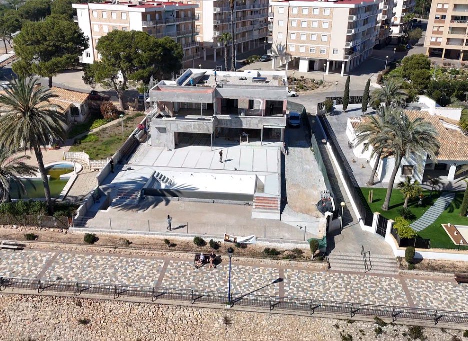 New Build - Villa - Punta Prima