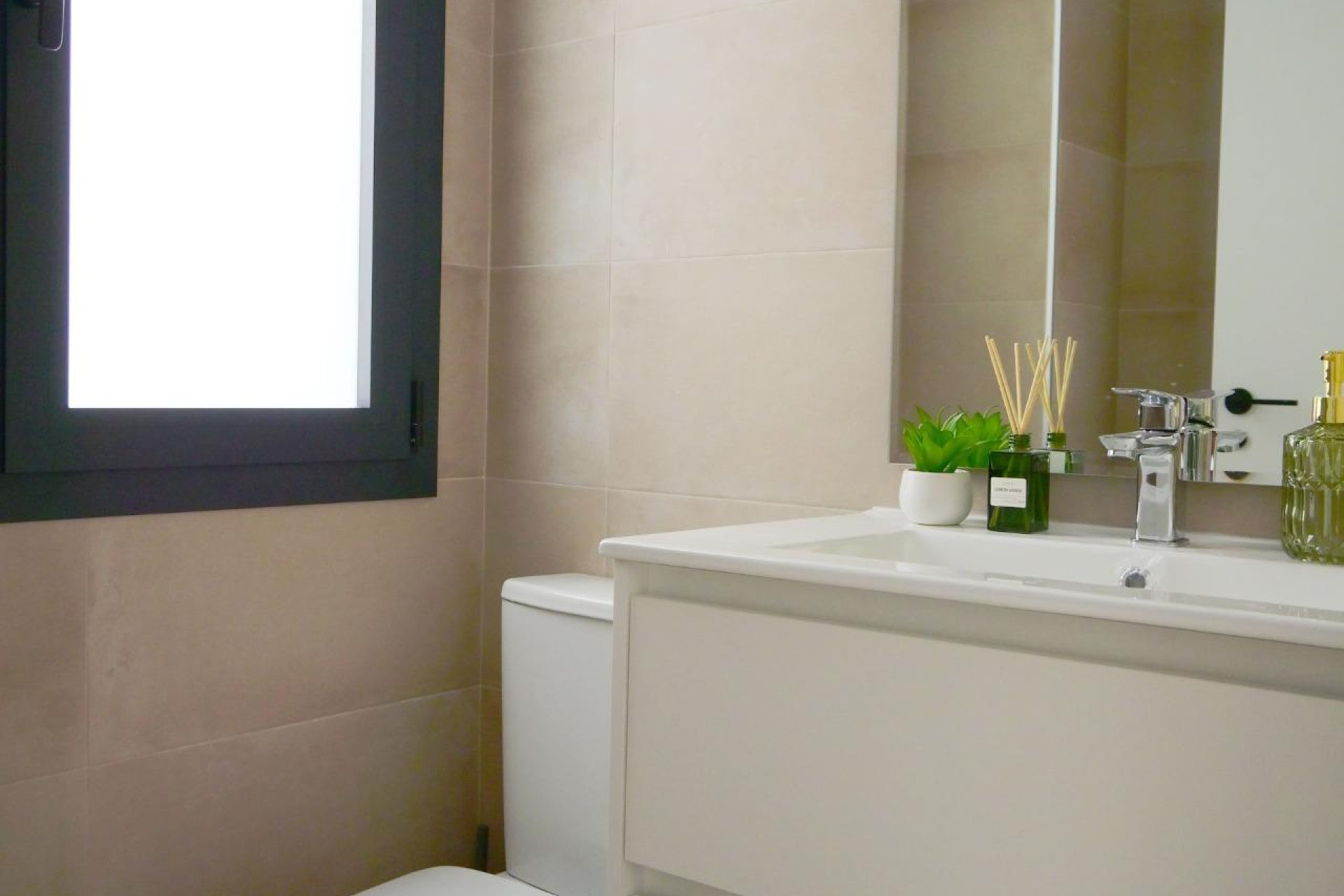 Nybygg - Villa - Dolores - polideportivo