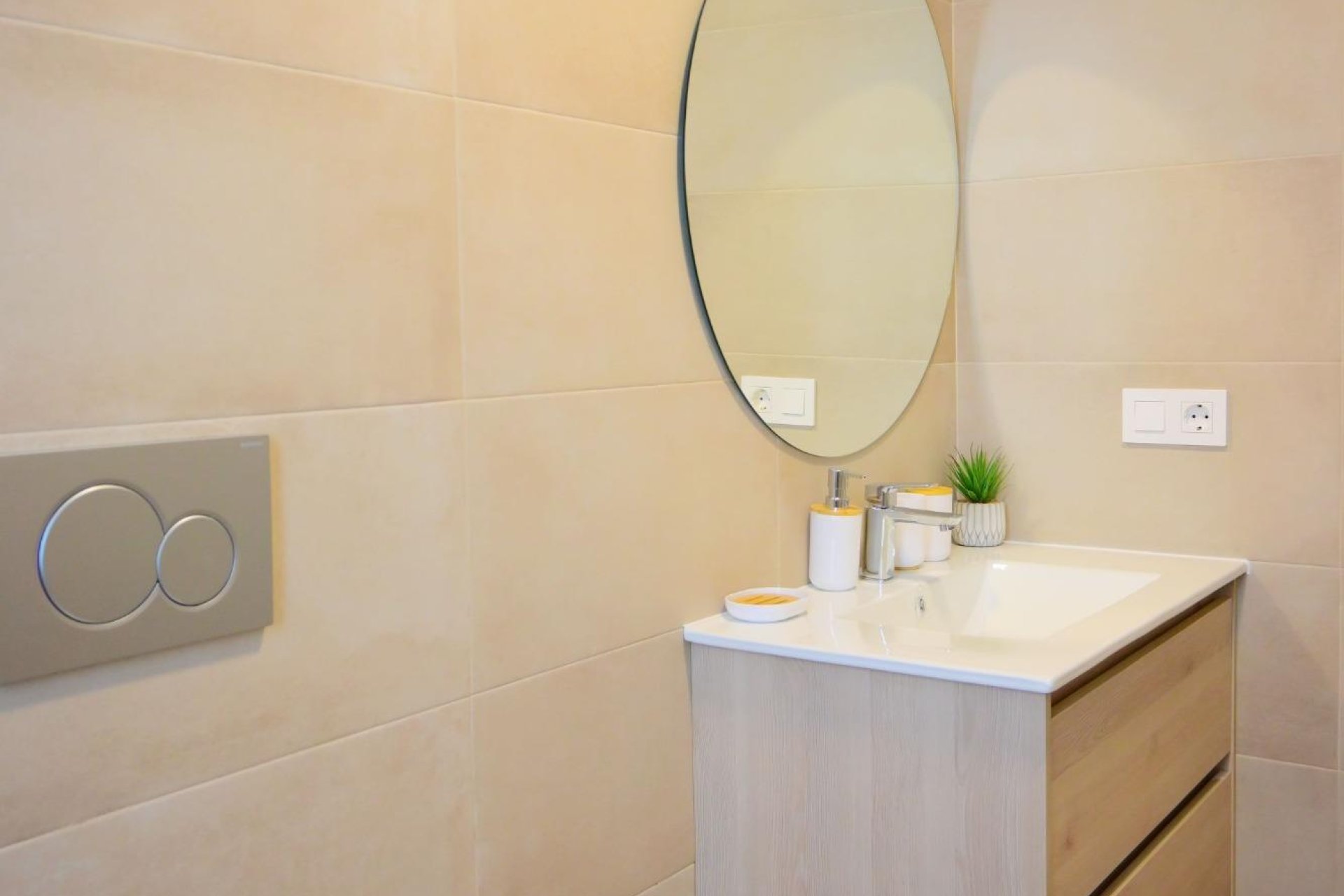 Nybygg - Villa - Dolores - polideportivo