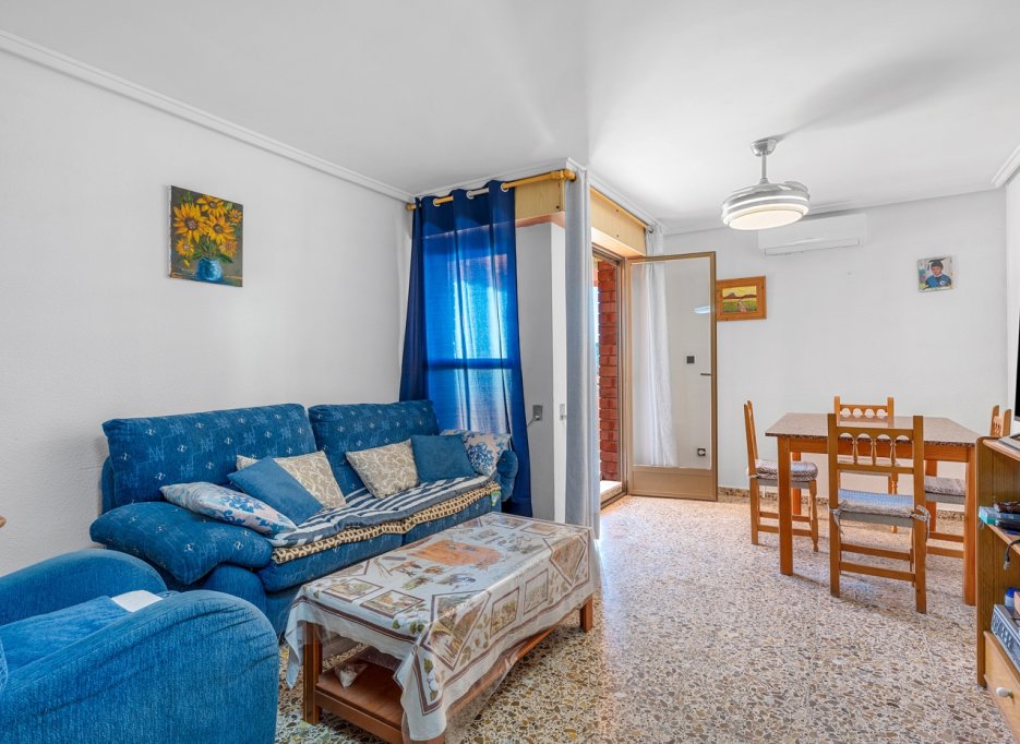 Resale - Apartment - Arenales del Sol - Segunda linea playa