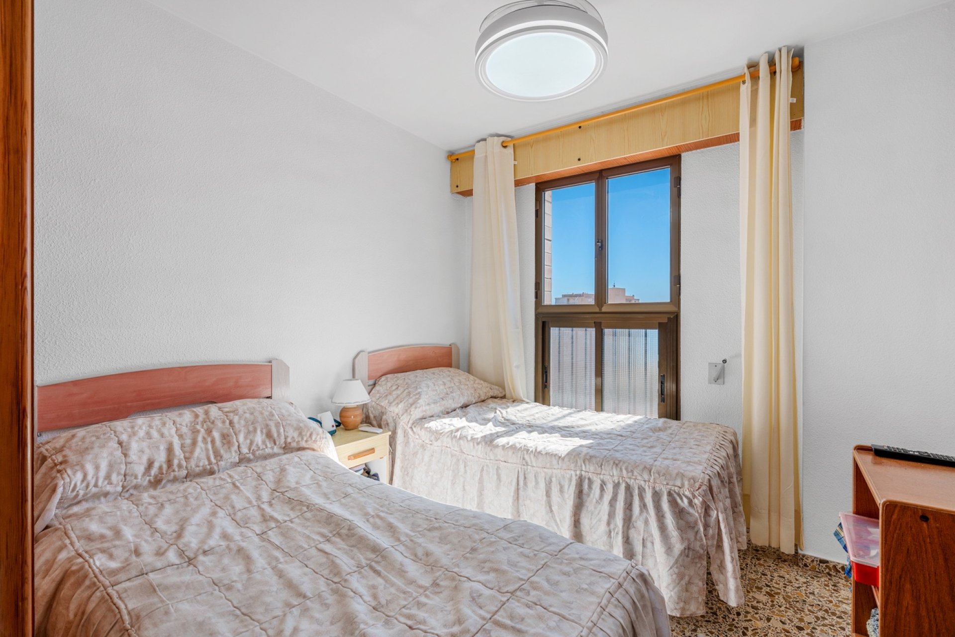 Resale - Apartment - Arenales del Sol - Segunda linea playa