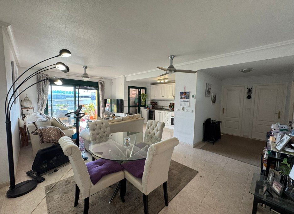 Resale - Apartment - Dehesa De Campoamor