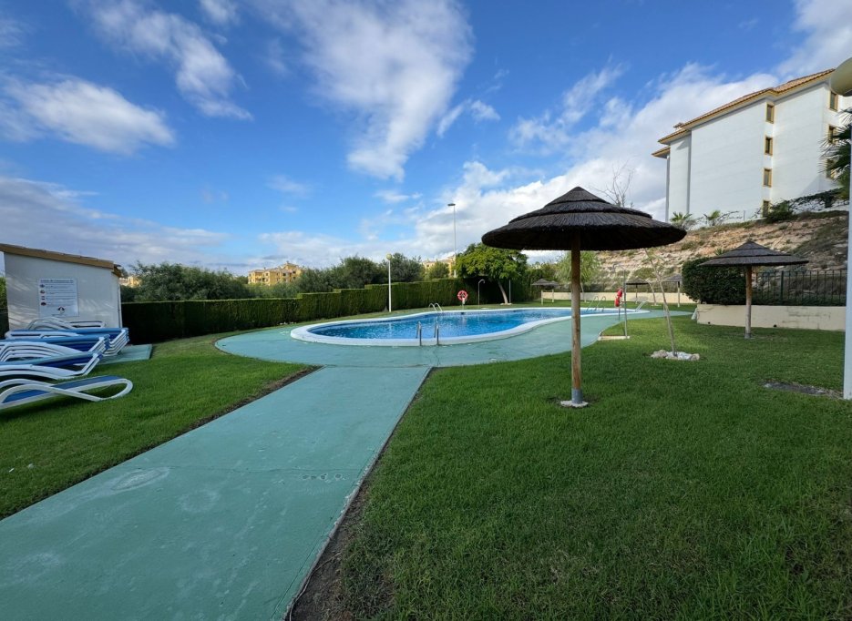 Resale - Apartment - Dehesa De Campoamor