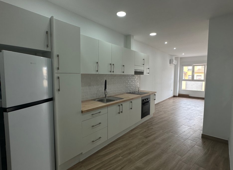Resale - Apartment / flat - Torrevieja - Centro