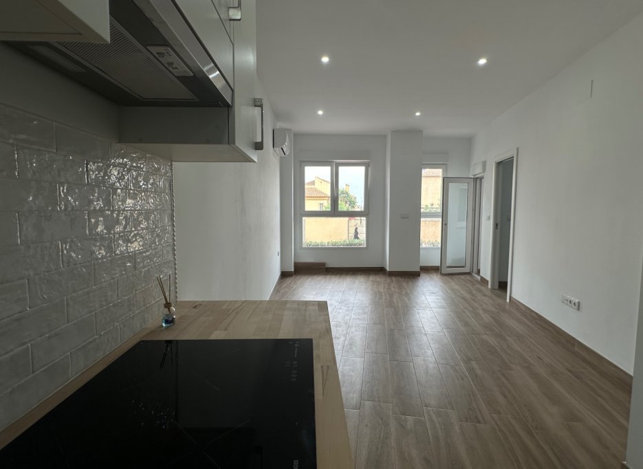 Resale - Apartment / flat - Torrevieja - Centro