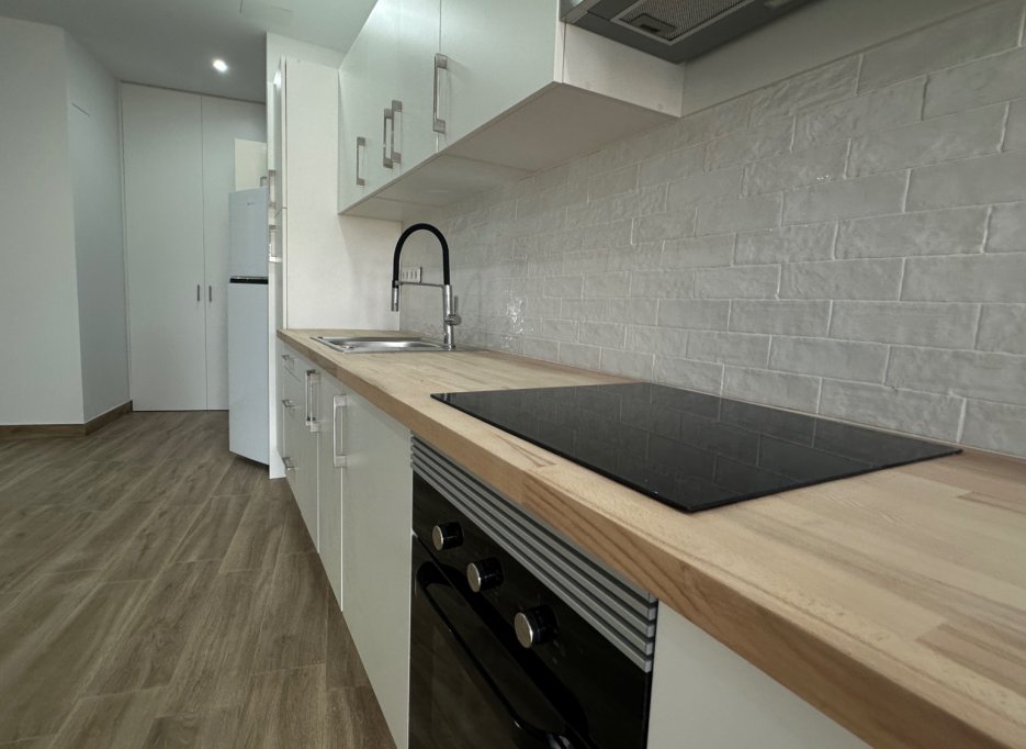 Resale - Apartment / flat - Torrevieja - Centro