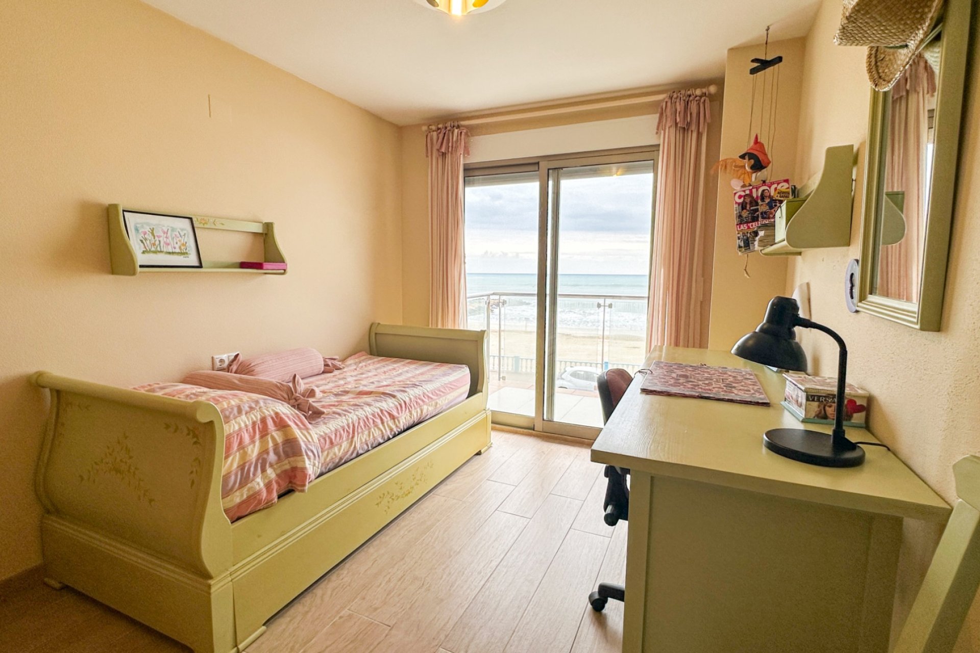 Resale - Apartment / flat - Torrevieja - Playa de los Locos
