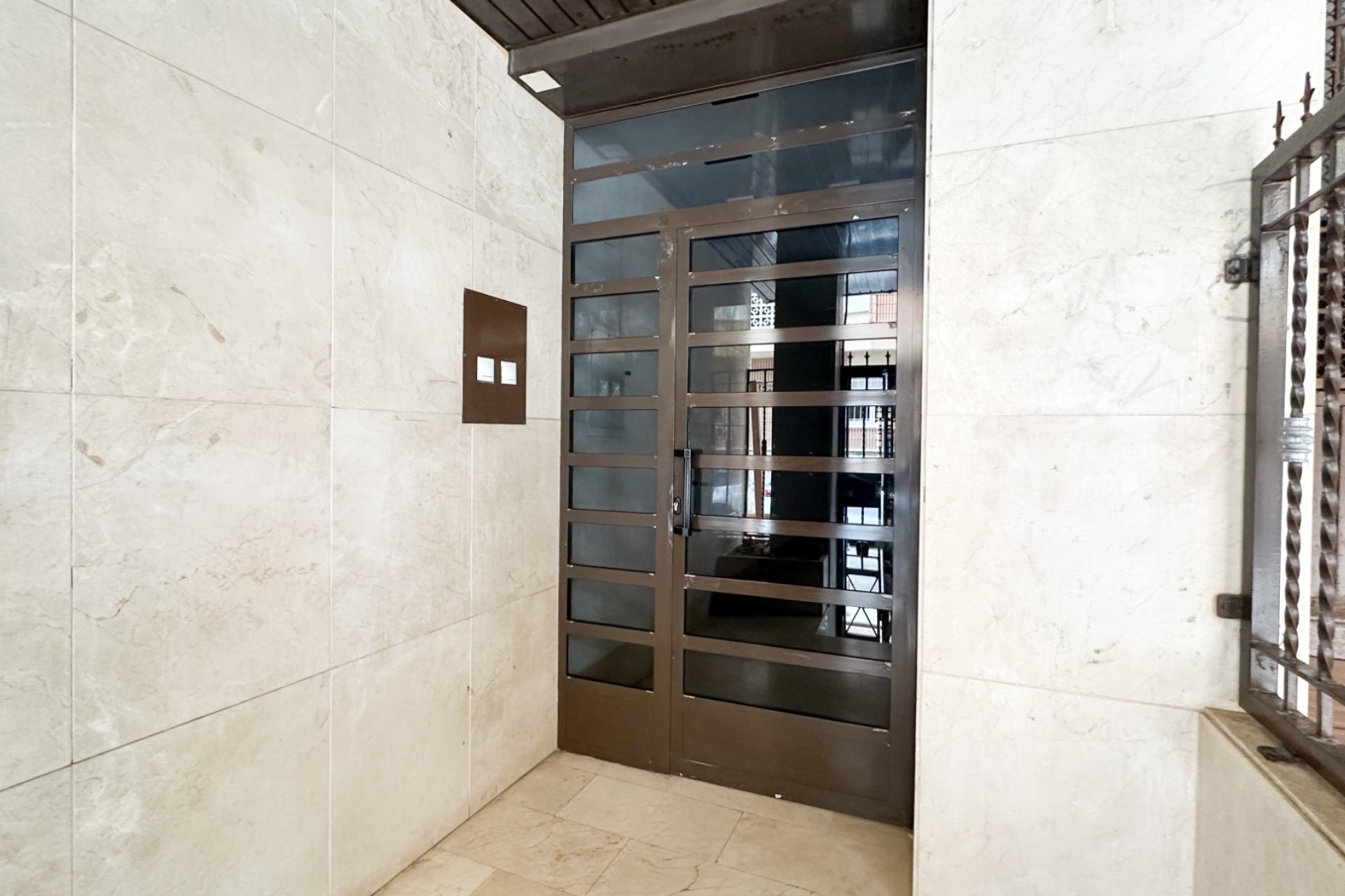 Resale - Apartment / flat - Torrevieja - Playa de los Locos
