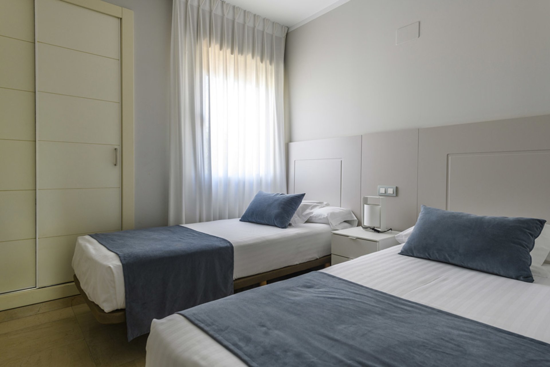 Resale - Apartment - Las Colinas Golf Resort