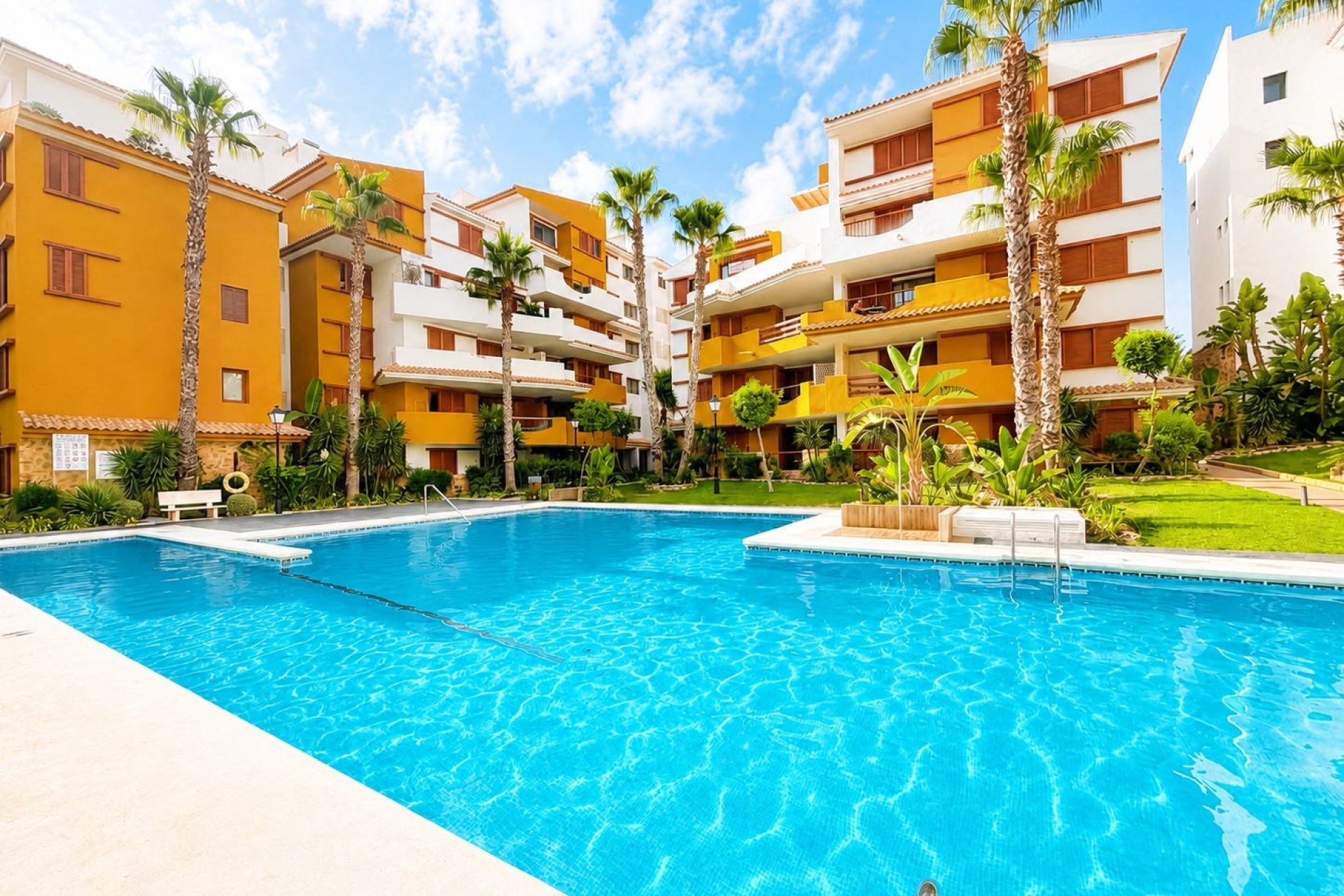 Resale - Apartment - Punta Prima