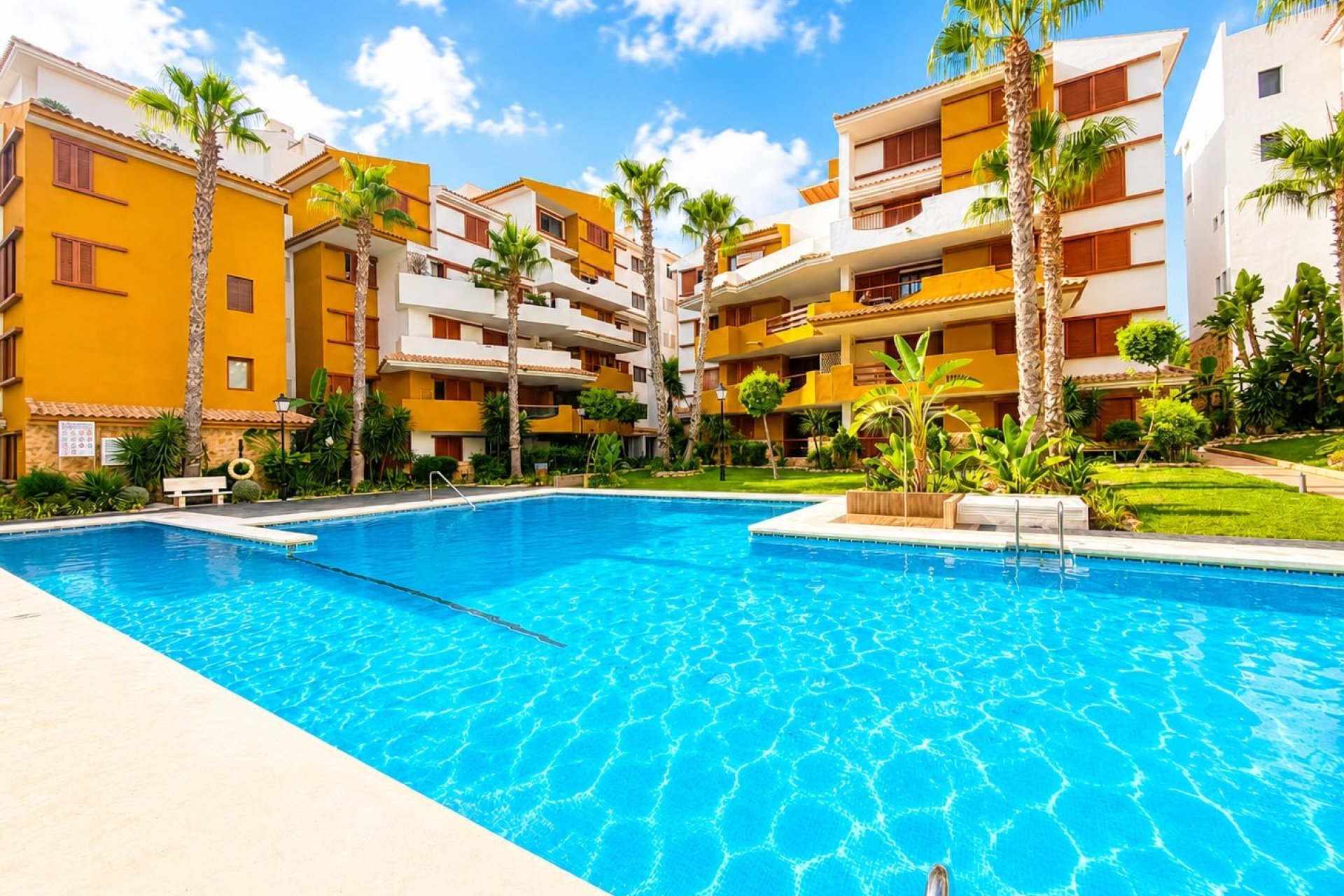 Resale - Apartment - Punta Prima