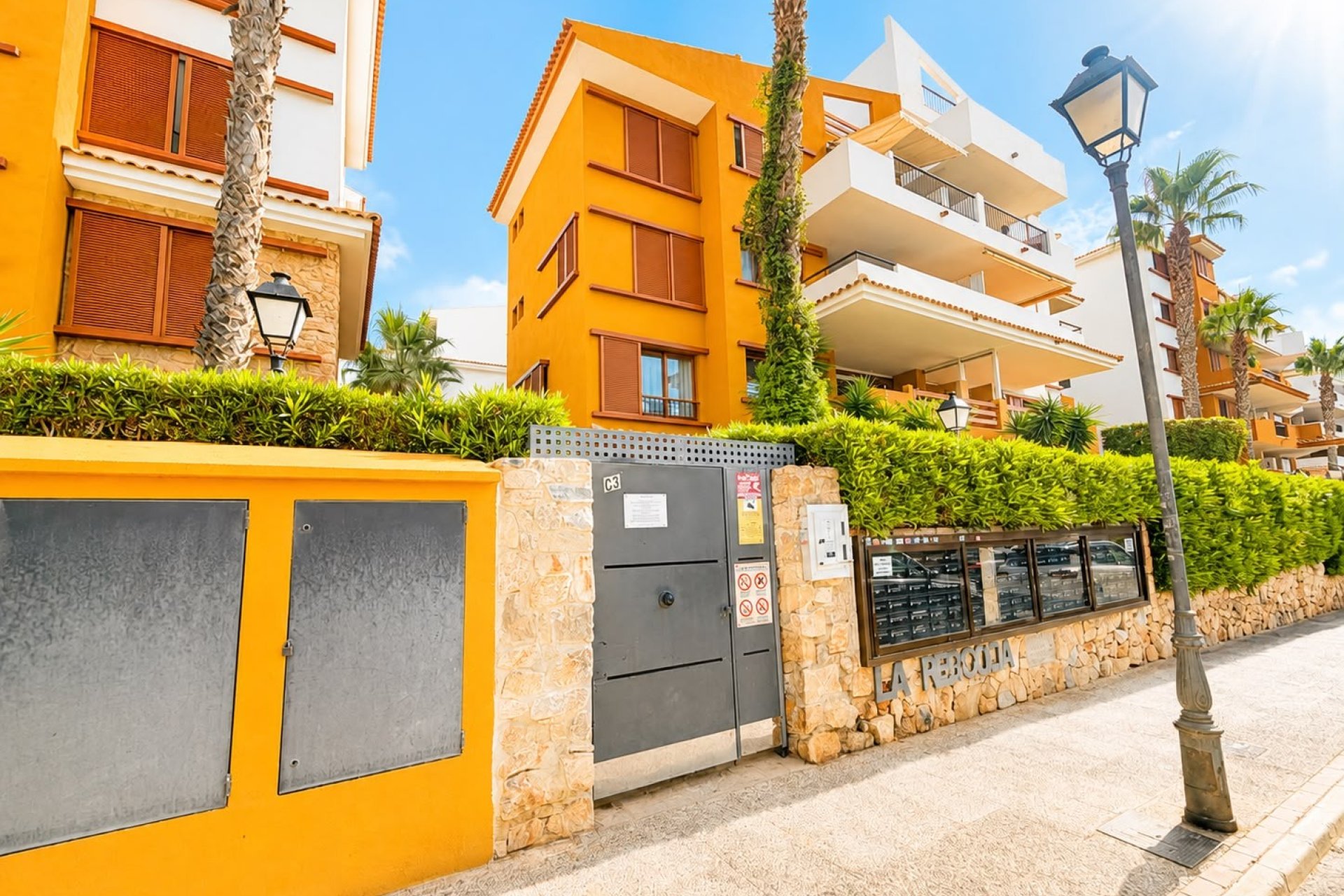 Resale - Apartment - Punta Prima